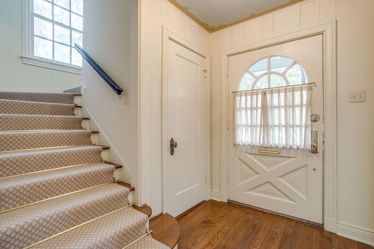 House for rent at 901 Washington Terrace, Fort Worth, TX 76107