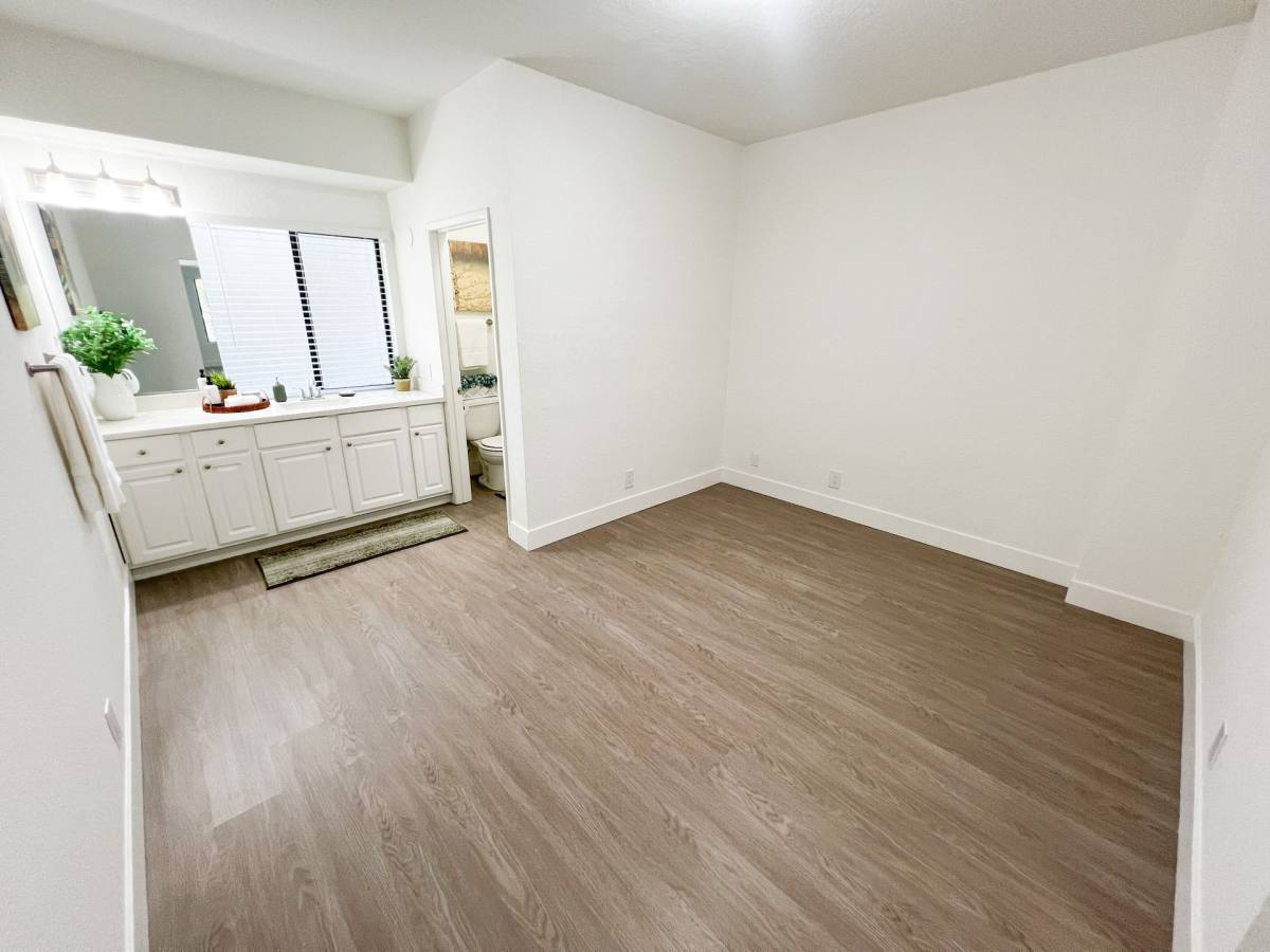 Apartment for rent at 8700 De Soto Ave, Canoga Park, CA 91304