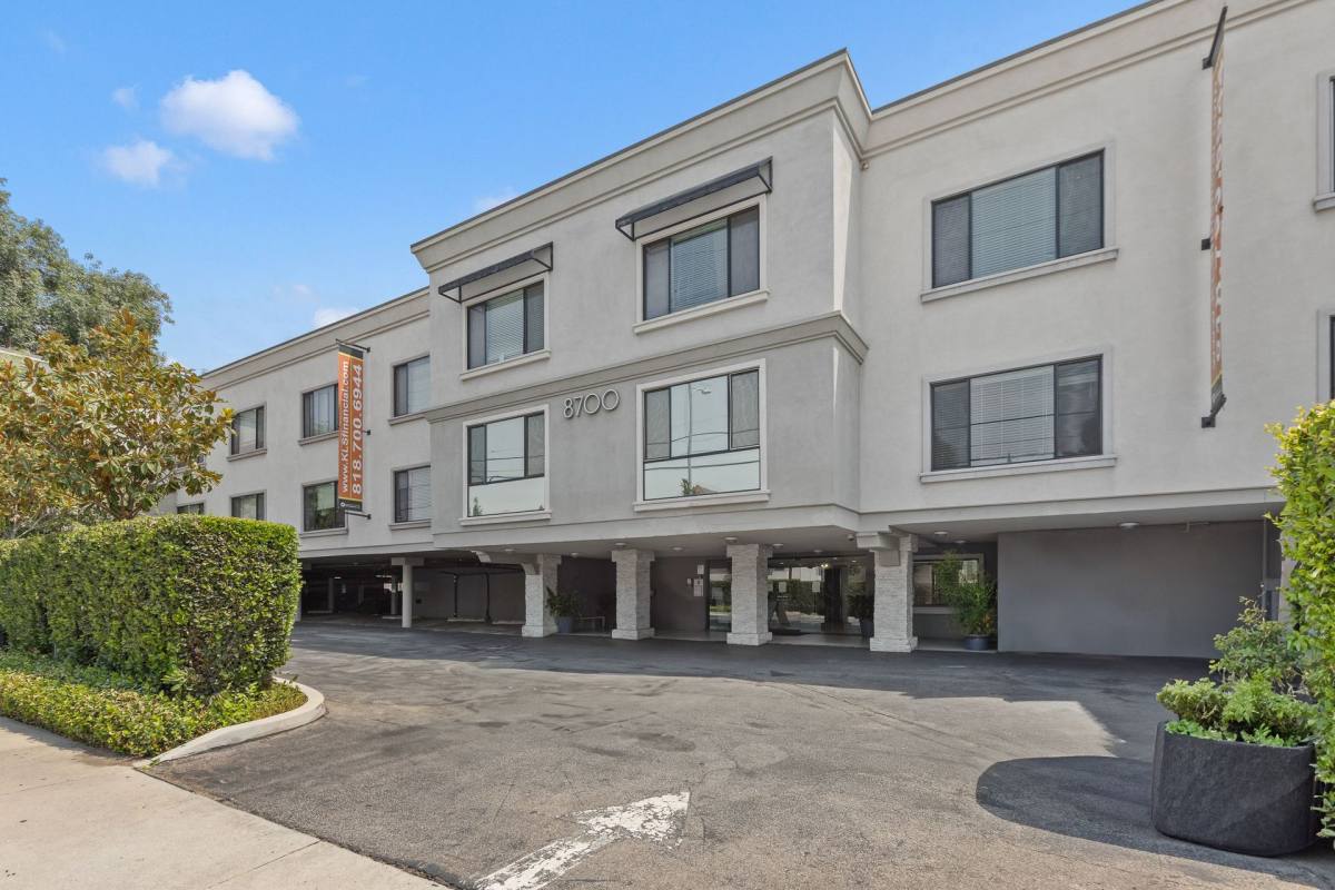 Apartment for rent at 8700 De Soto Ave, Canoga Park, CA 91304