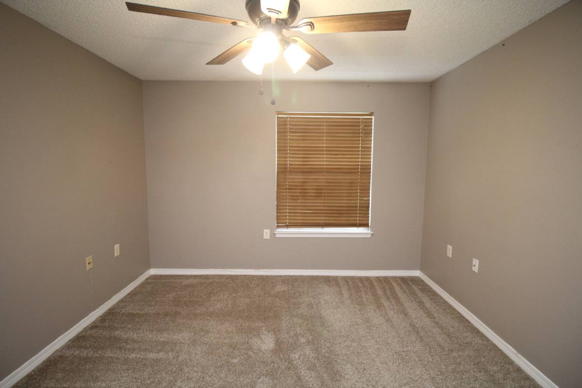 Townhouse for rent at 309 Loveland Circle, Pensacola, FL 32526