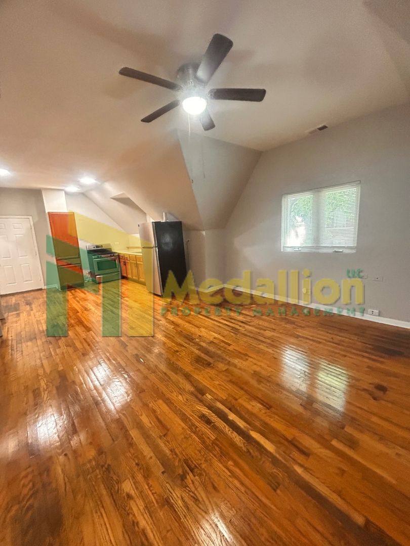 Apartment for rent at 4700 W Monroe St, Chicago, IL 60644