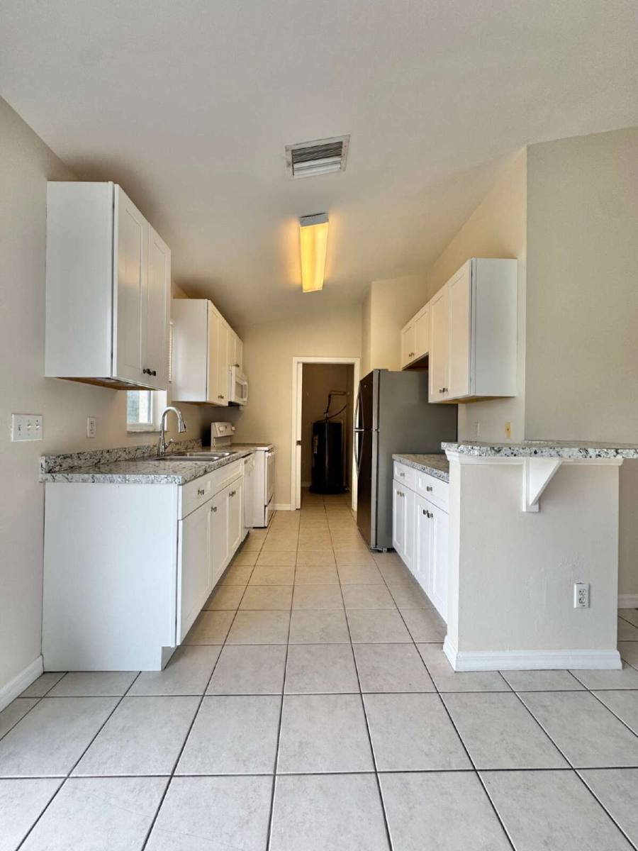 Townhouse for rent at 4421 25th St SW, Lehigh Acres, FL 33973