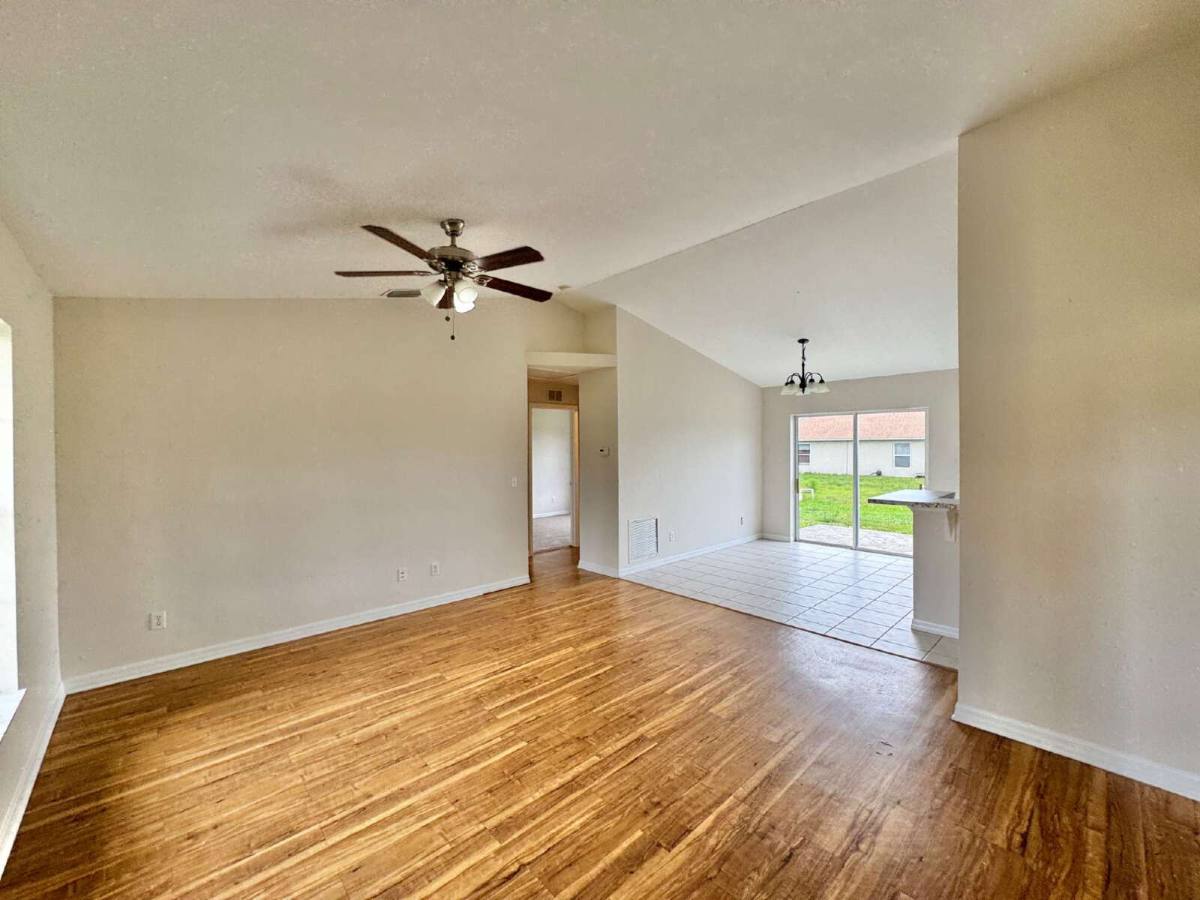Townhouse for rent at 4421 25th St SW, Lehigh Acres, FL 33973