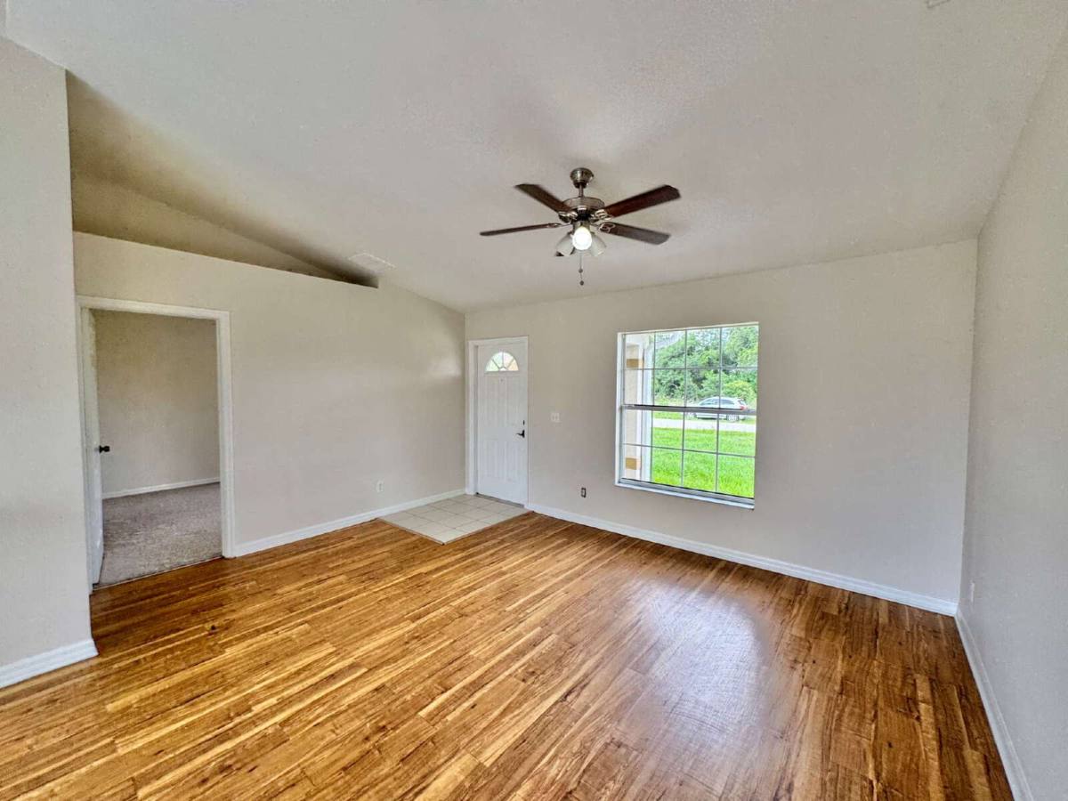 Townhouse for rent at 4421 25th St SW, Lehigh Acres, FL 33973