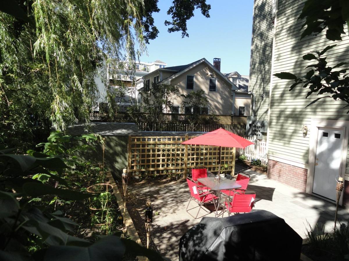 Apartment for rent at 231 Norfolk St, Cambridge, MA 02139