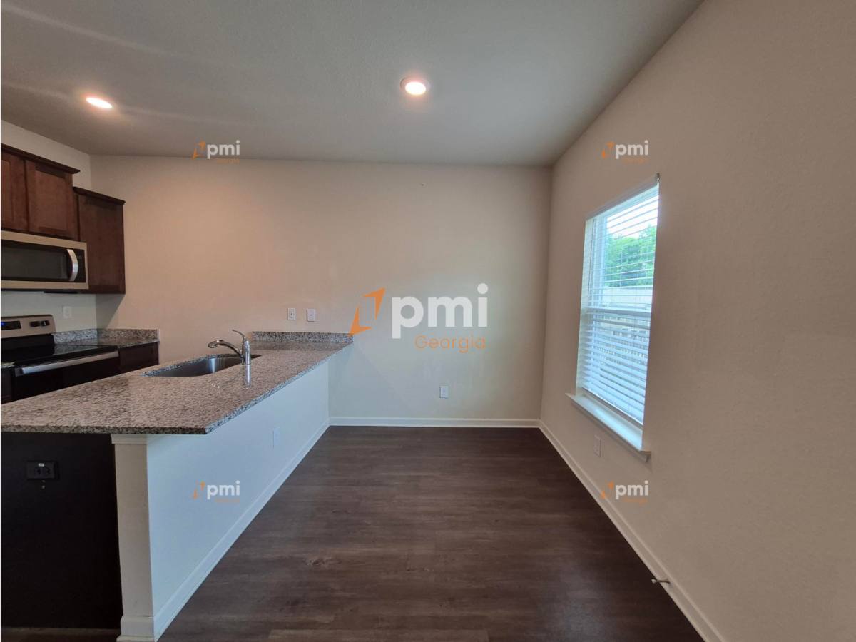 Townhouse for rent at 511 Highwood Lane, Atlanta, GA 30344