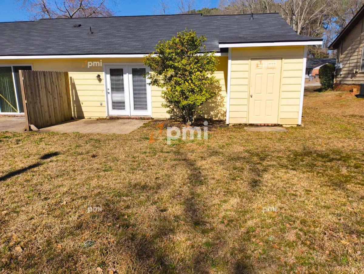 Apartment for rent at 102 Peachtree Court #A, Lagrange, GA 30241