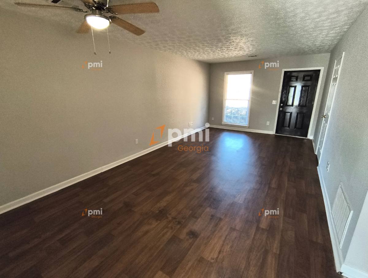 Apartment for rent at 102 Peachtree Court #A, Lagrange, GA 30241