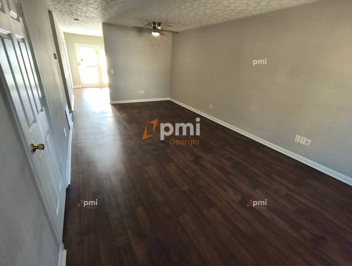 Apartment for rent at 102 Peachtree Court #A, Lagrange, GA 30241