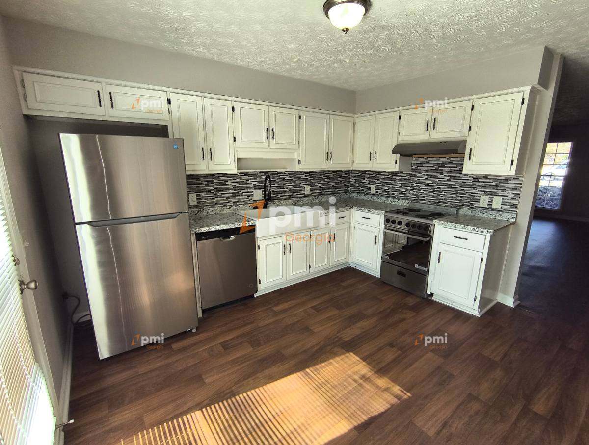 Apartment for rent at 102 Peachtree Court #A, Lagrange, GA 30241