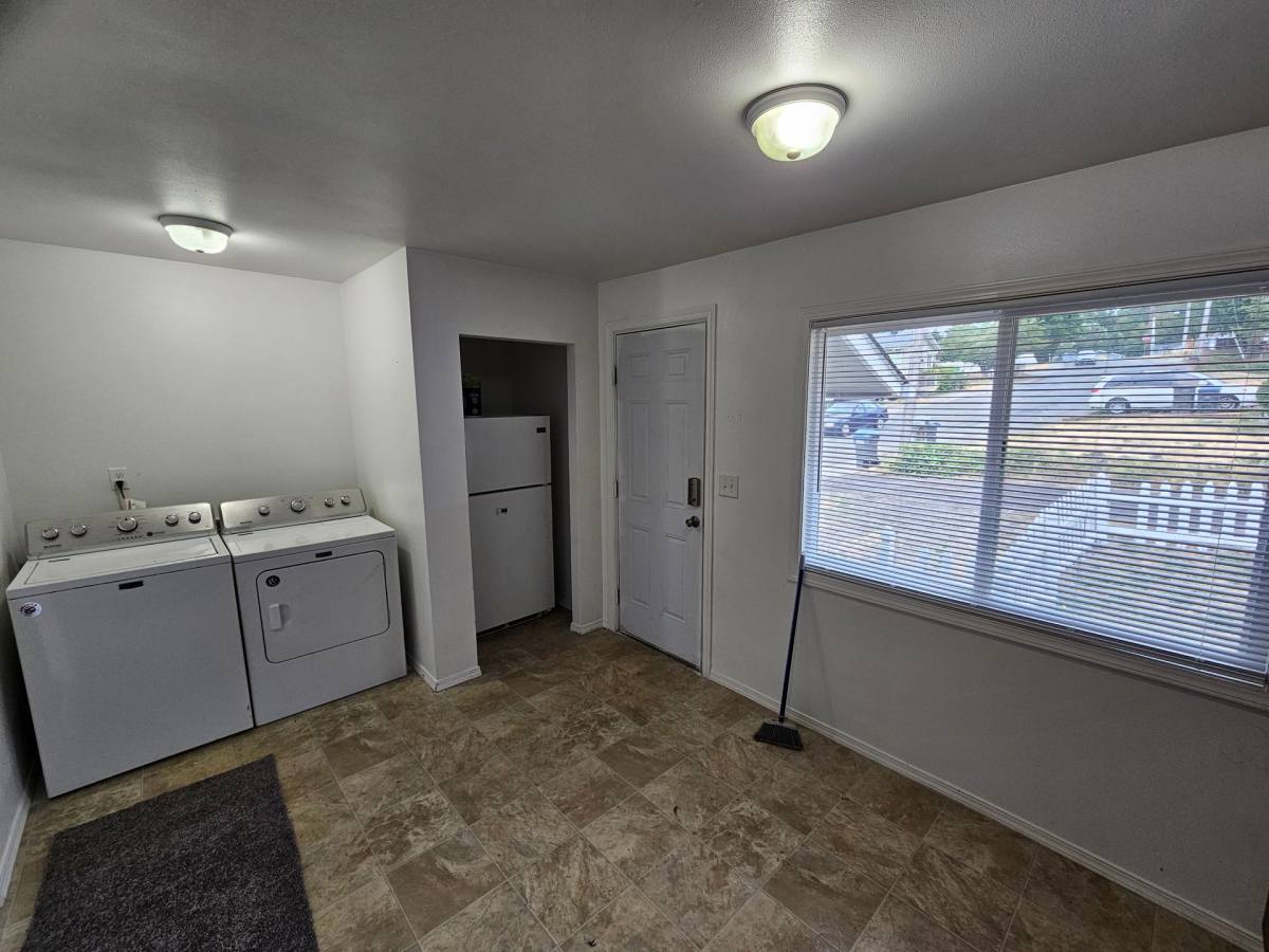 Apartment for rent at 215 Elm St, Bremerton, WA 98310