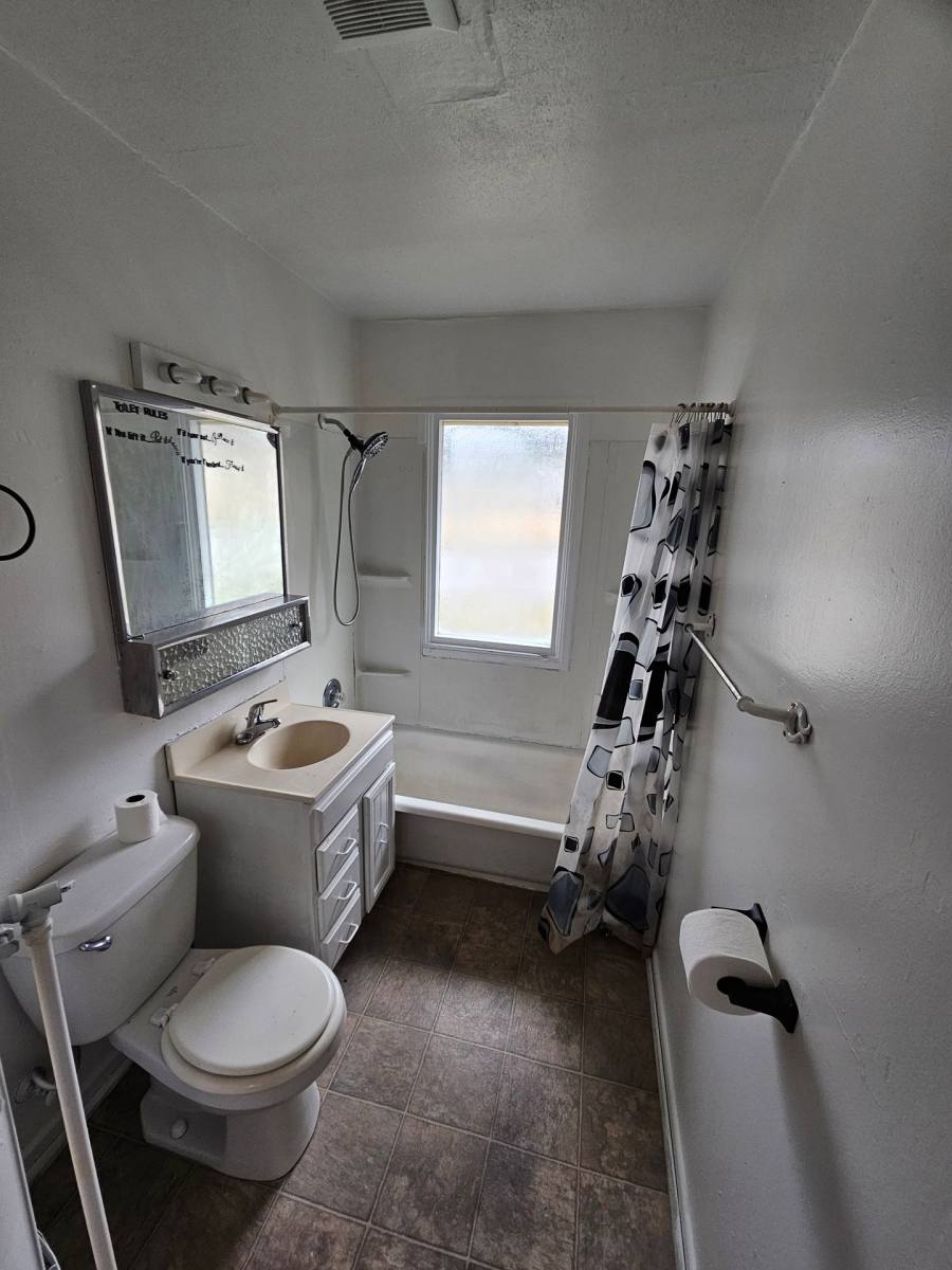 Apartment for rent at 215 Elm St, Bremerton, WA 98310