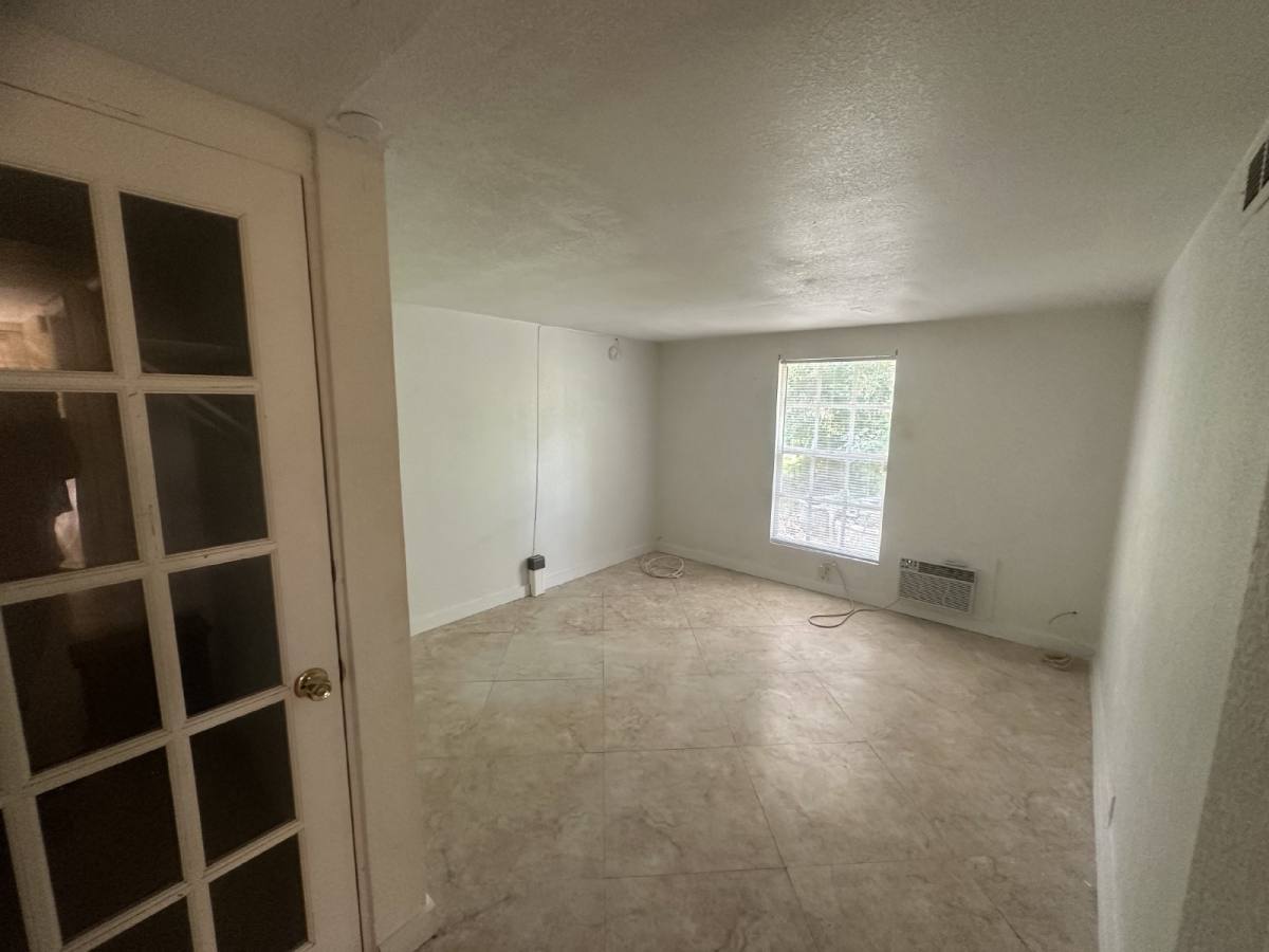 Apartment for rent at 721 W Socrum Loop Rd, Lakeland, FL 33809