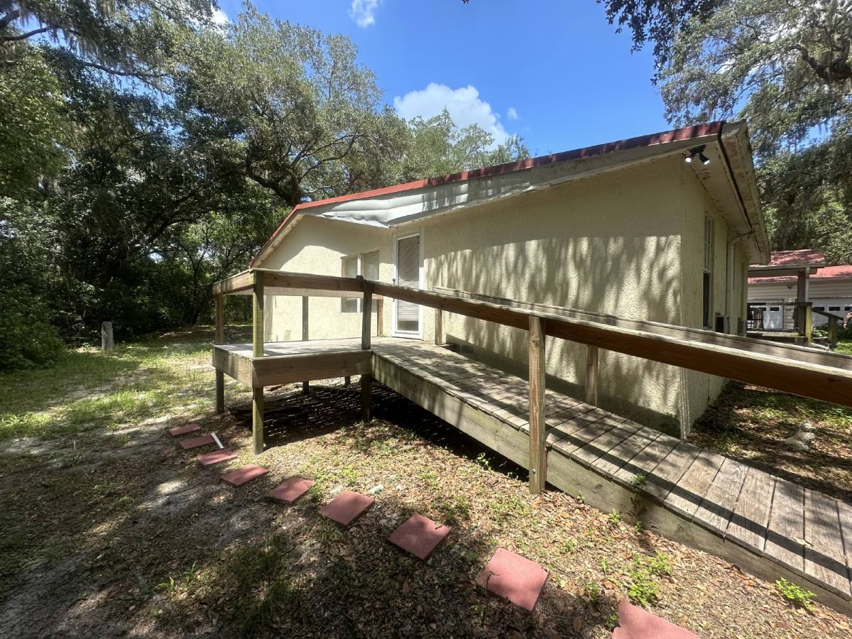 Apartment for rent at 721 W Socrum Loop Rd, Lakeland, FL 33809