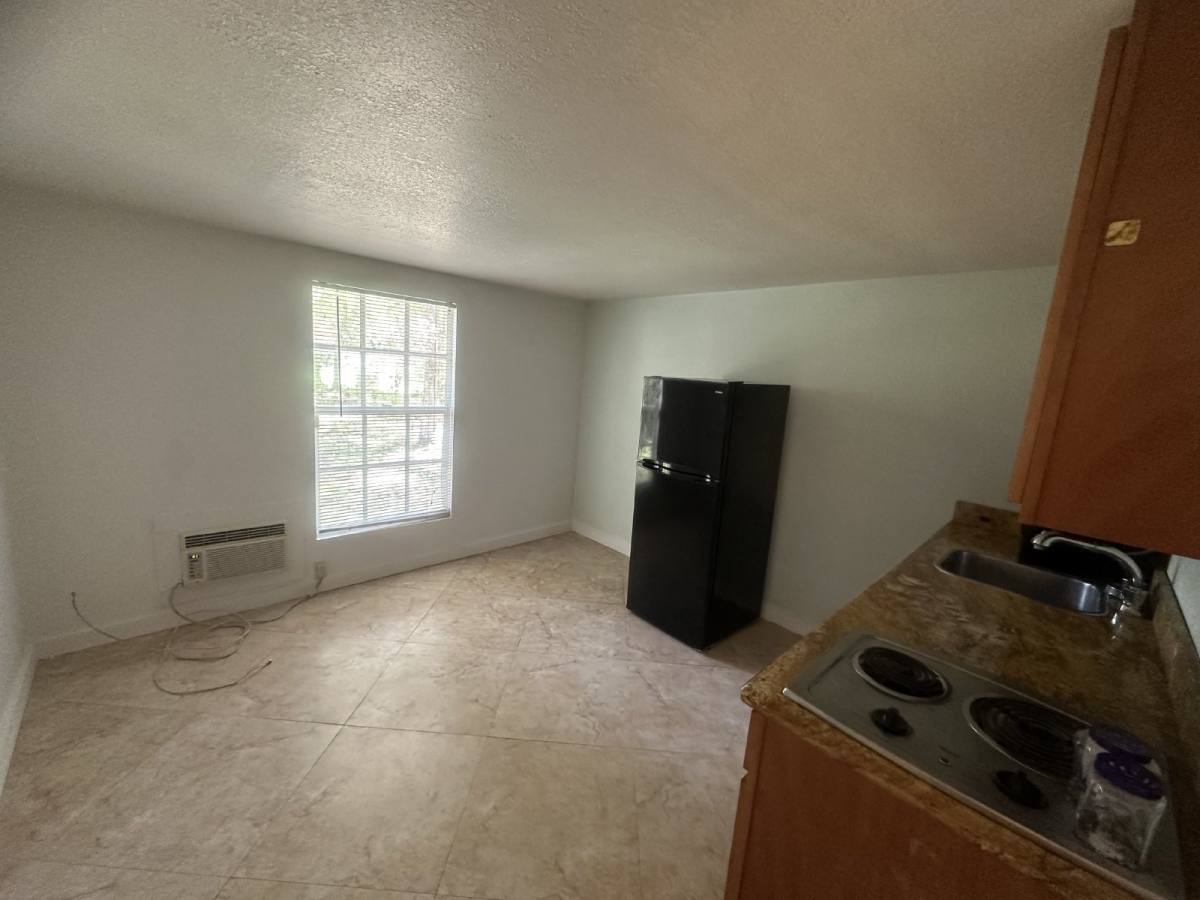 Apartment for rent at 721 W Socrum Loop Rd, Lakeland, FL 33809