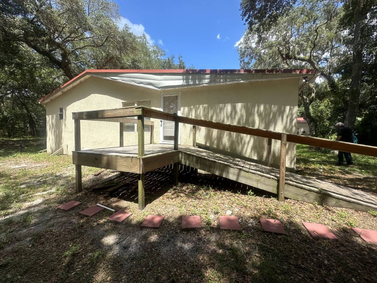 Apartment for rent at 721 W Socrum Loop Rd, Lakeland, FL 33809
