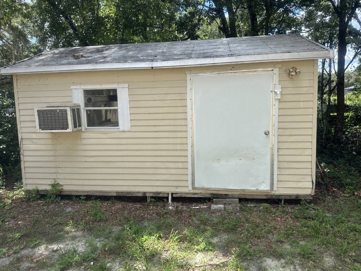 Apartment for rent at 721 W Socrum Loop Rd, Lakeland, FL 33809