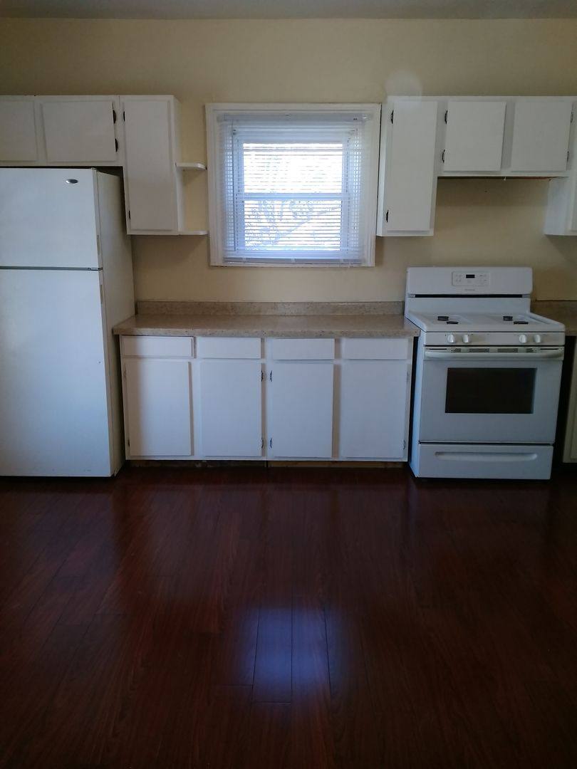 Apartment for rent at 322-324 S 4th St, Rockford, IL 61104