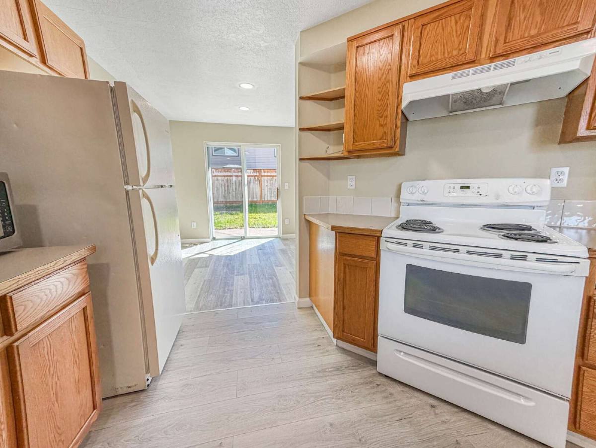 Apartment for rent at 15704 NE Milton Place #B, Portland, OR 97230