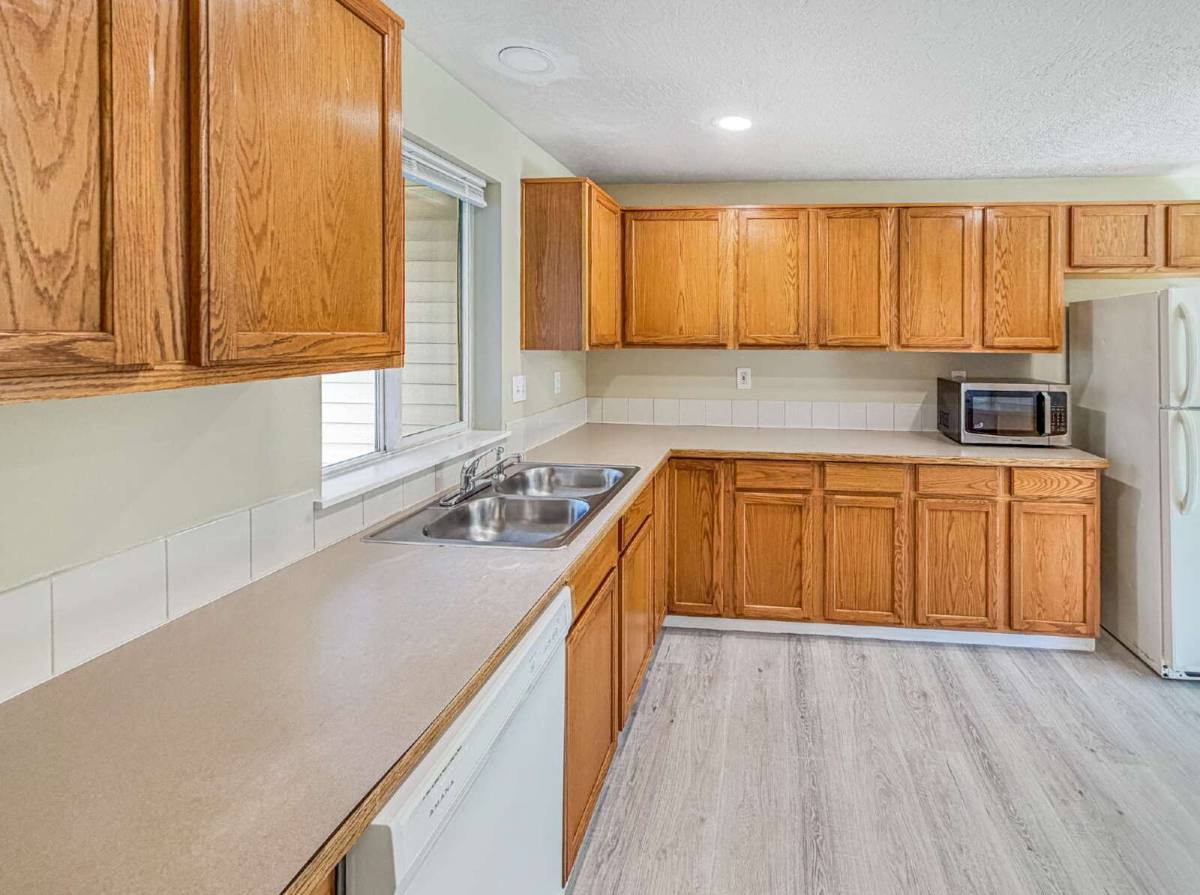 Apartment for rent at 15704 NE Milton Place #B, Portland, OR 97230