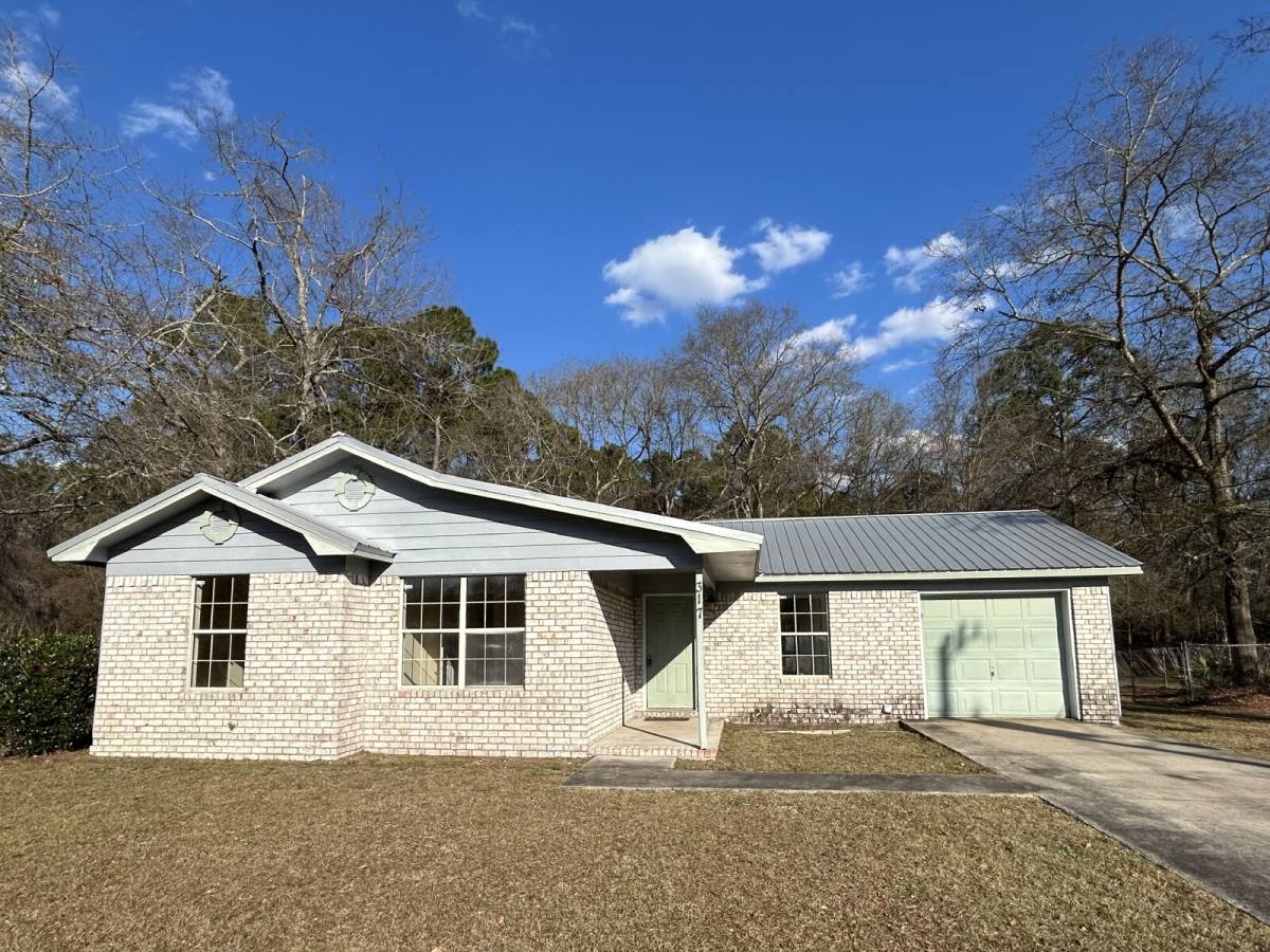 House for rent at 317 SE Jefferson Circle, Allenhurst, GA 31301