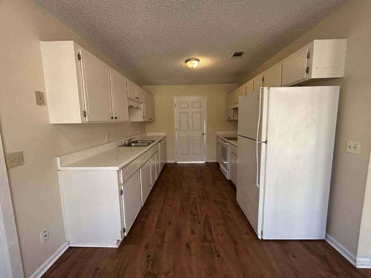 House for rent at 317 SE Jefferson Circle, Allenhurst, GA 31301