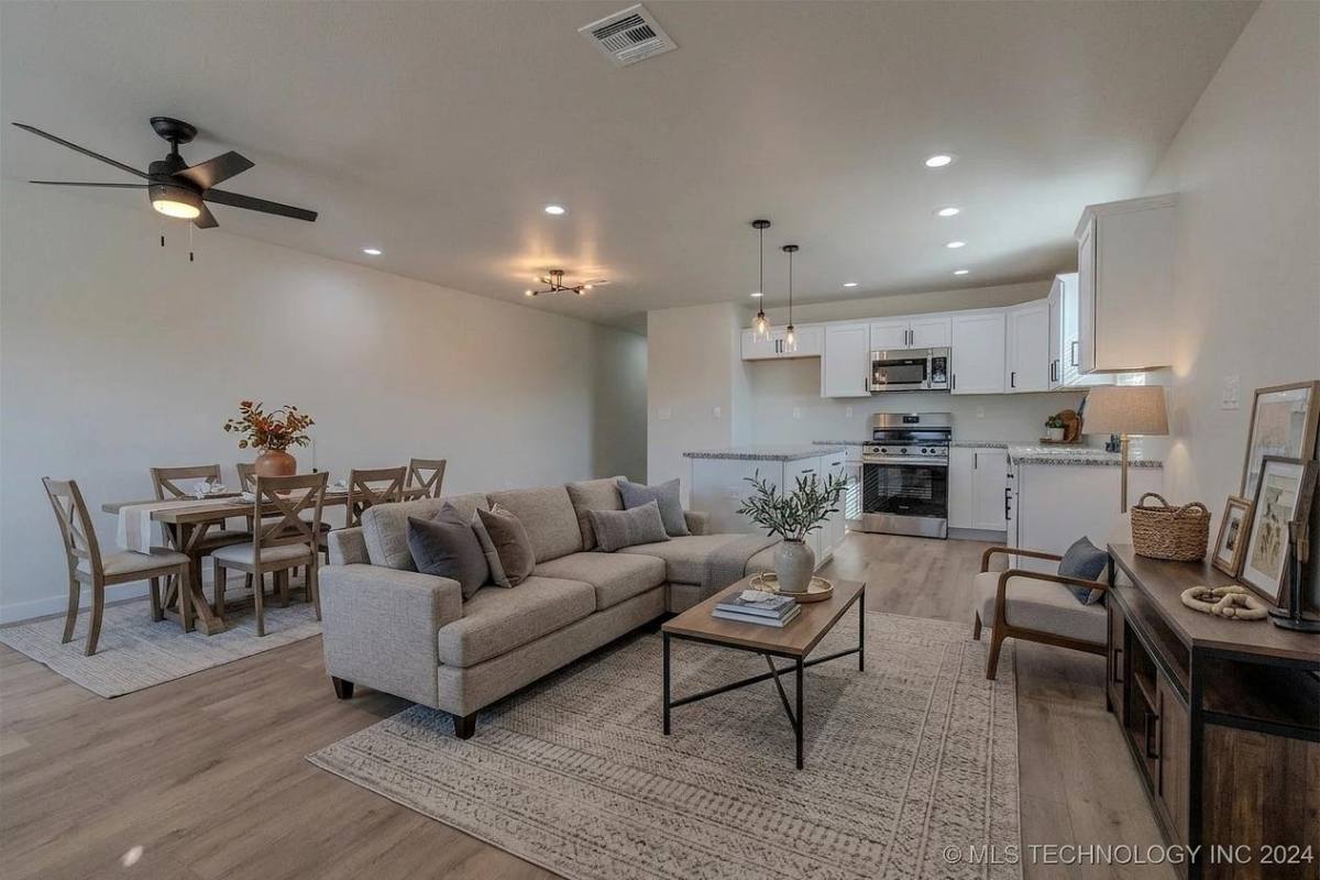 Townhouse for rent at 4119 W 57th St #B, Tulsa, OK 74107