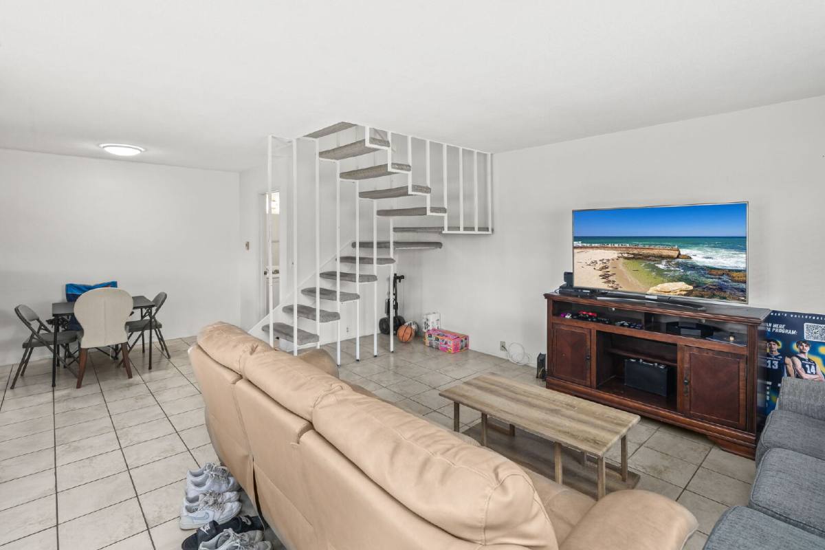 Townhouse for rent at 4390 Caminito Del Diamante #93, San Diego, CA 92121