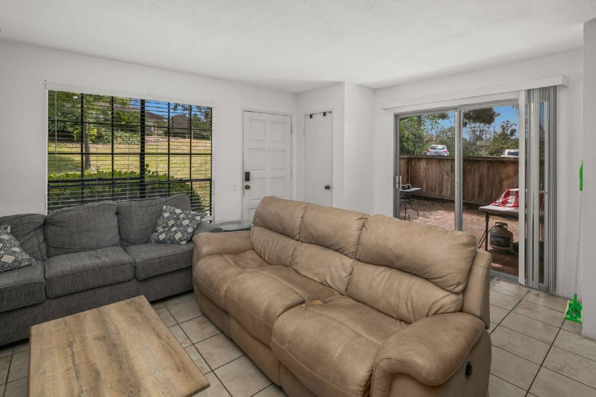 Townhouse for rent at 4390 Caminito Del Diamante #93, San Diego, CA 92121