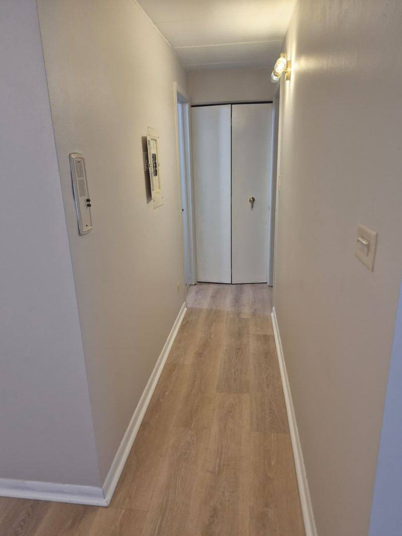 Apartment for rent at 7855 S Kedzie Ave #2-D, Chicago, IL 60652