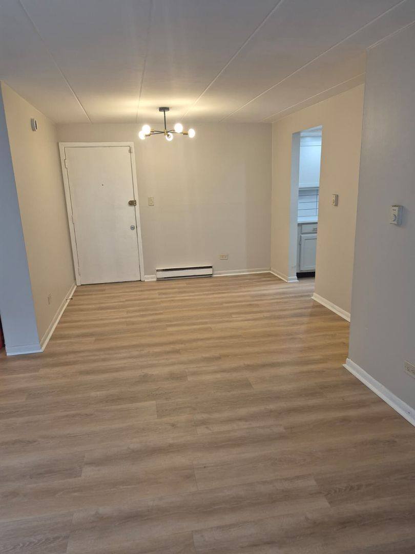 Apartment for rent at 7855 S Kedzie Ave #2-D, Chicago, IL 60652