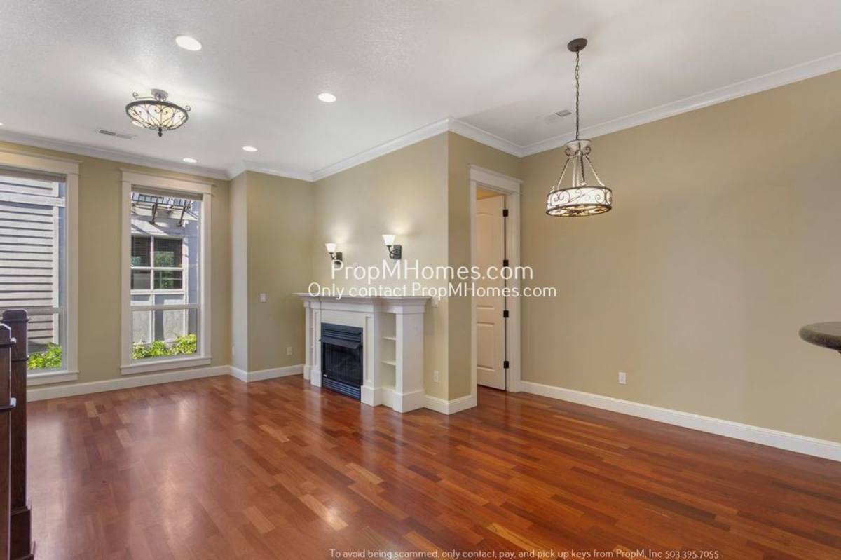 Townhouse for rent at 5129 N Williams Ave, Portland, OR 97217