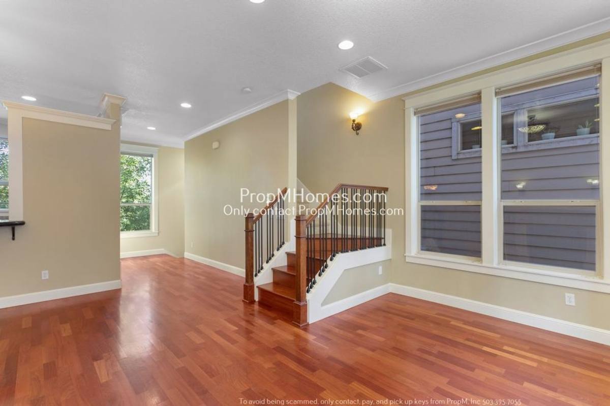 Townhouse for rent at 5129 N Williams Ave, Portland, OR 97217