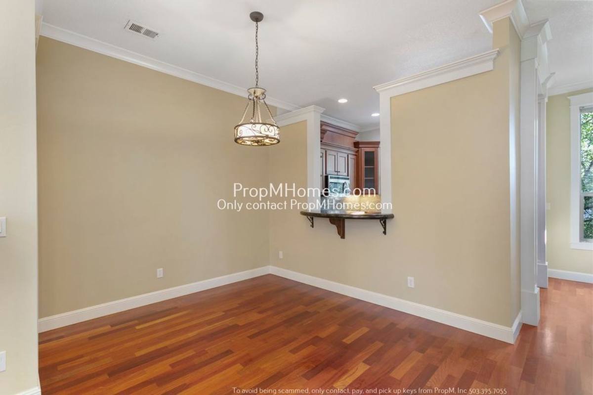 Townhouse for rent at 5129 N Williams Ave, Portland, OR 97217