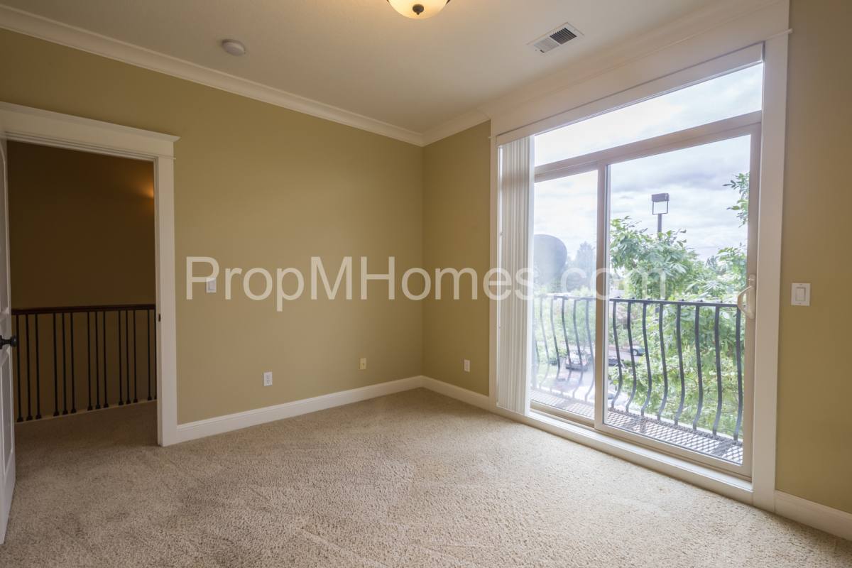 Townhouse for rent at 5135 N Williams Ave, Portland, OR 97217