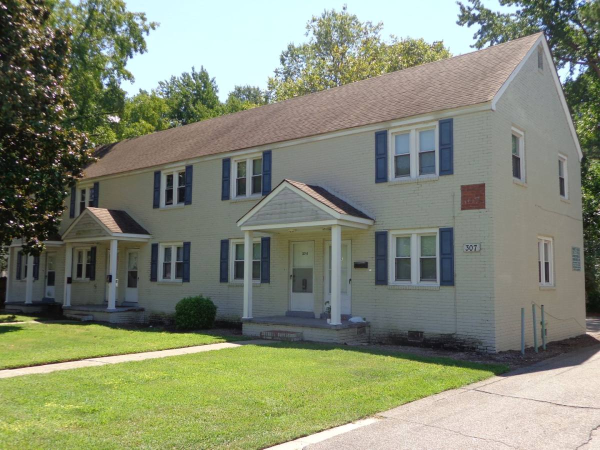 Townhouse for rent at 307 W Little Creek Rd, Norfolk, VA 23505