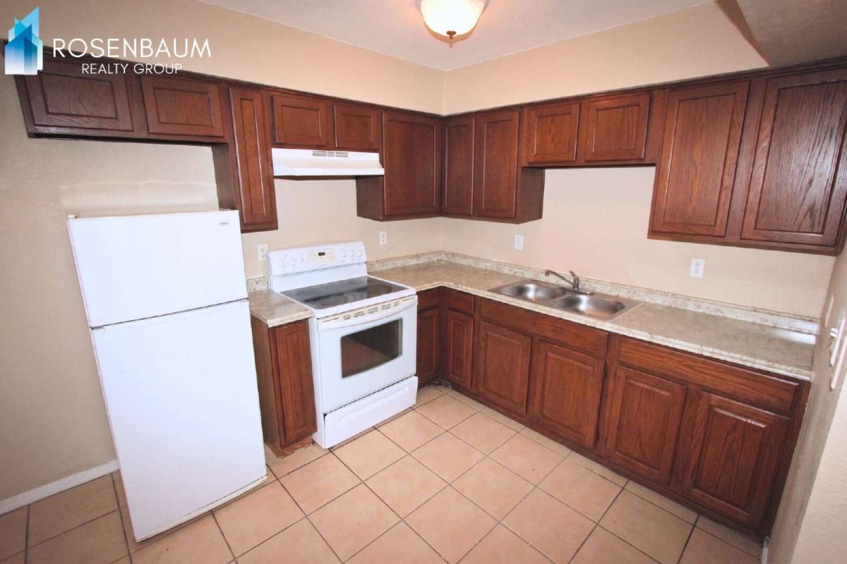 Apartment for rent at 2747 E Chipman Rd #2, Phoenix, AZ 85040