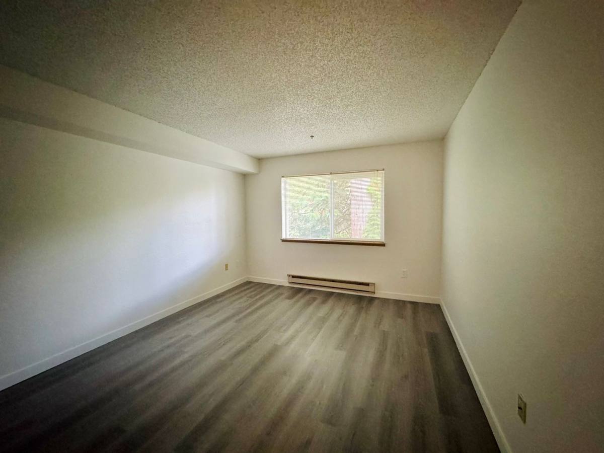 Apartment for rent at 12315 NE Woodinville Dr, Woodinville, WA 98072