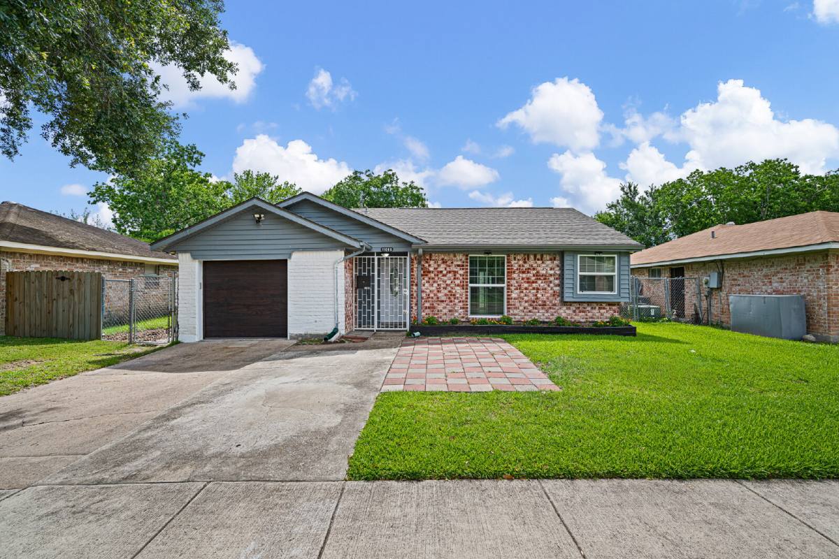 House for rent at 11806 Murr Way, Houston, TX 77048