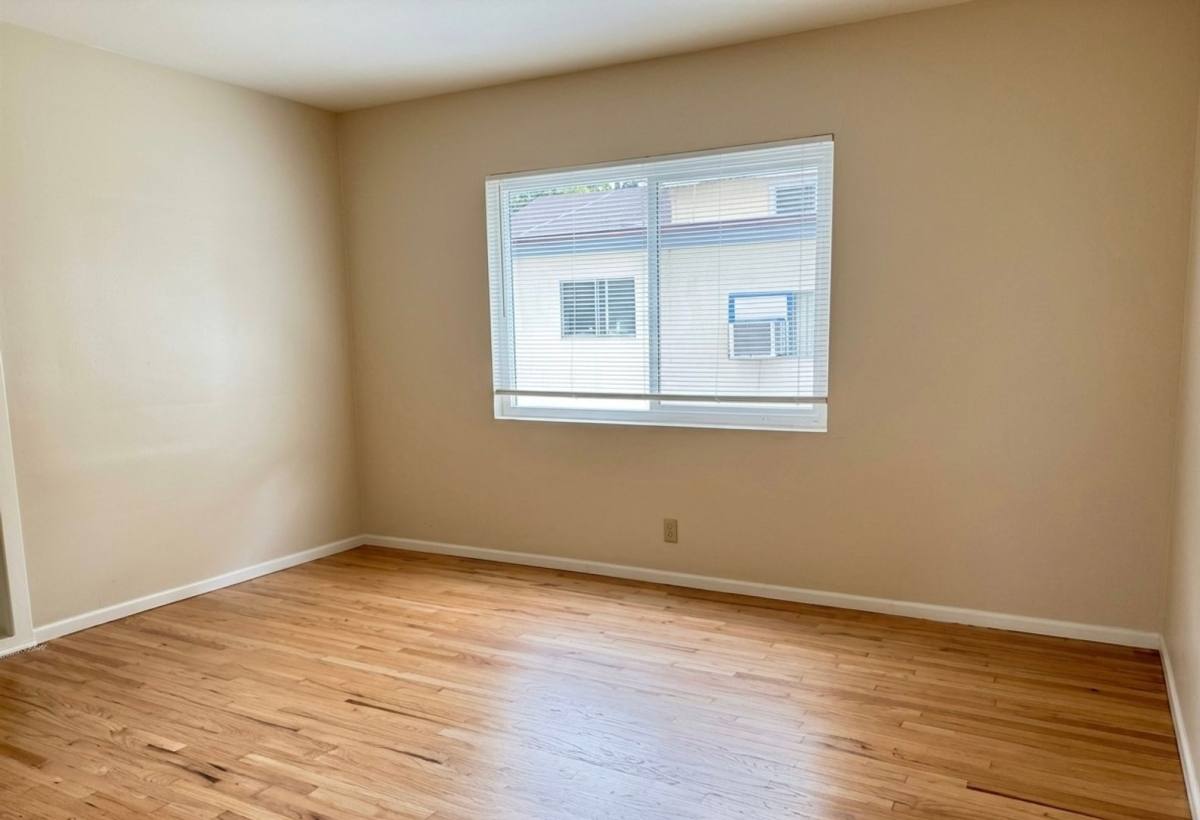 Apartment for rent at 5960 Linden Ave, Long Beach, CA 90805