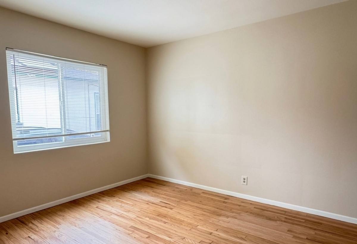 Apartment for rent at 5960 Linden Ave, Long Beach, CA 90805
