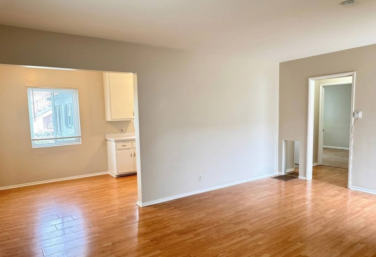 Apartment for rent at 5960 Linden Ave, Long Beach, CA 90805