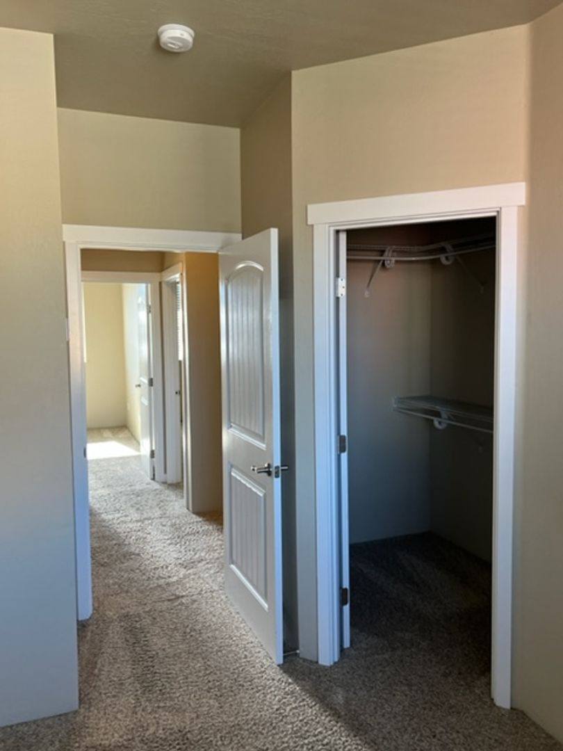 Townhouse for rent at 814 Overcup St, Medford, OR 97501