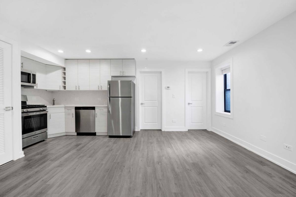 Apartment for rent at 3648 S Paulina Ch1, Chicago, IL 60609