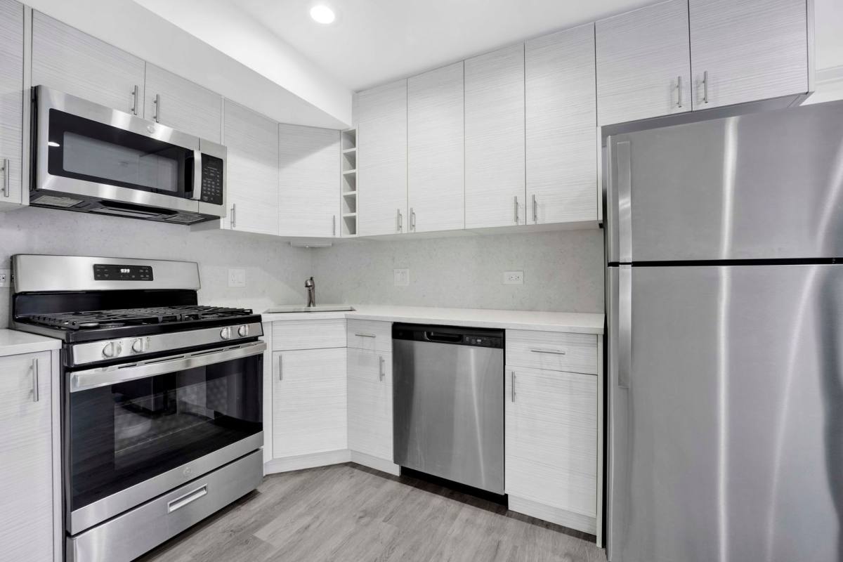 Apartment for rent at 3648 S Paulina Ch1, Chicago, IL 60609