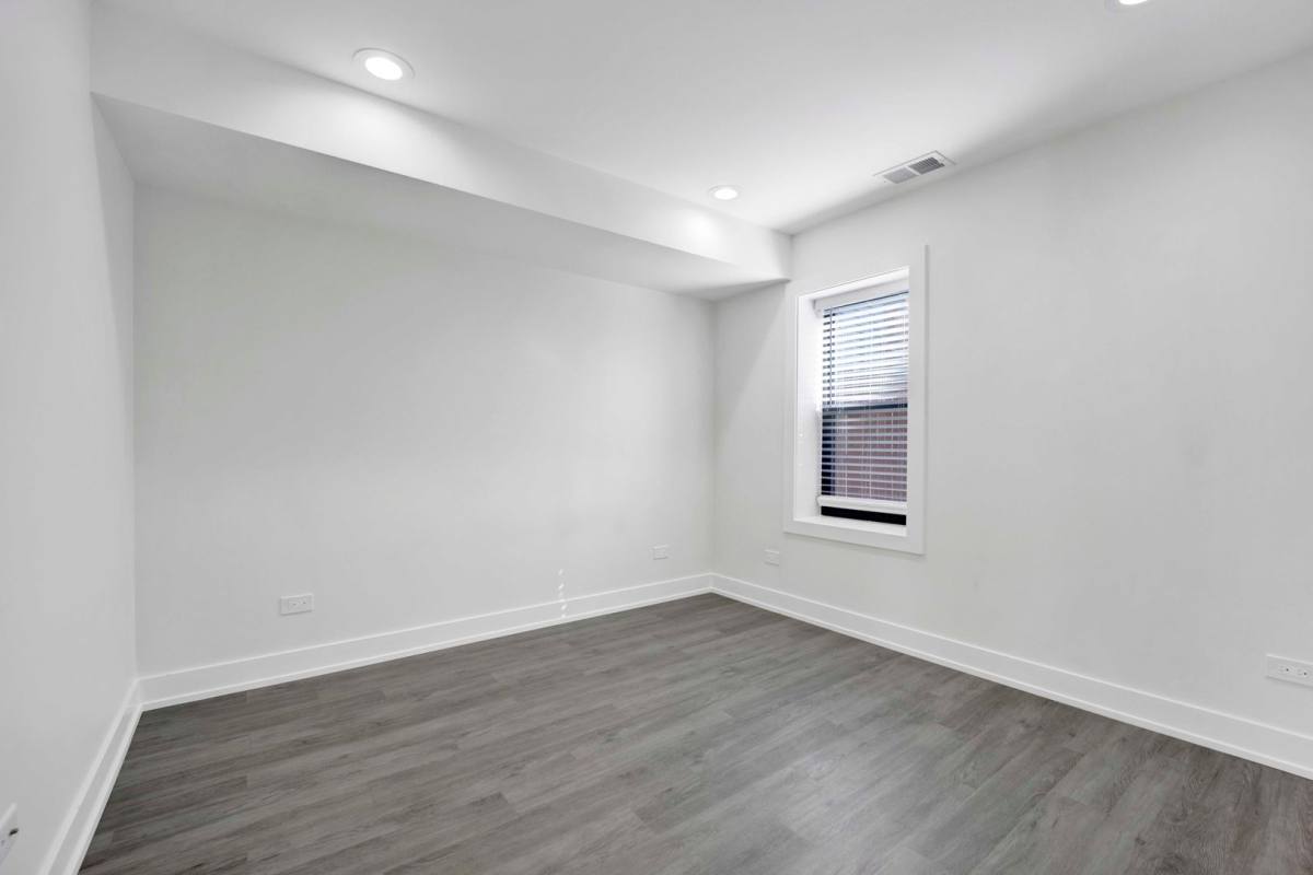 Apartment for rent at 3648 S Paulina Ch1, Chicago, IL 60609