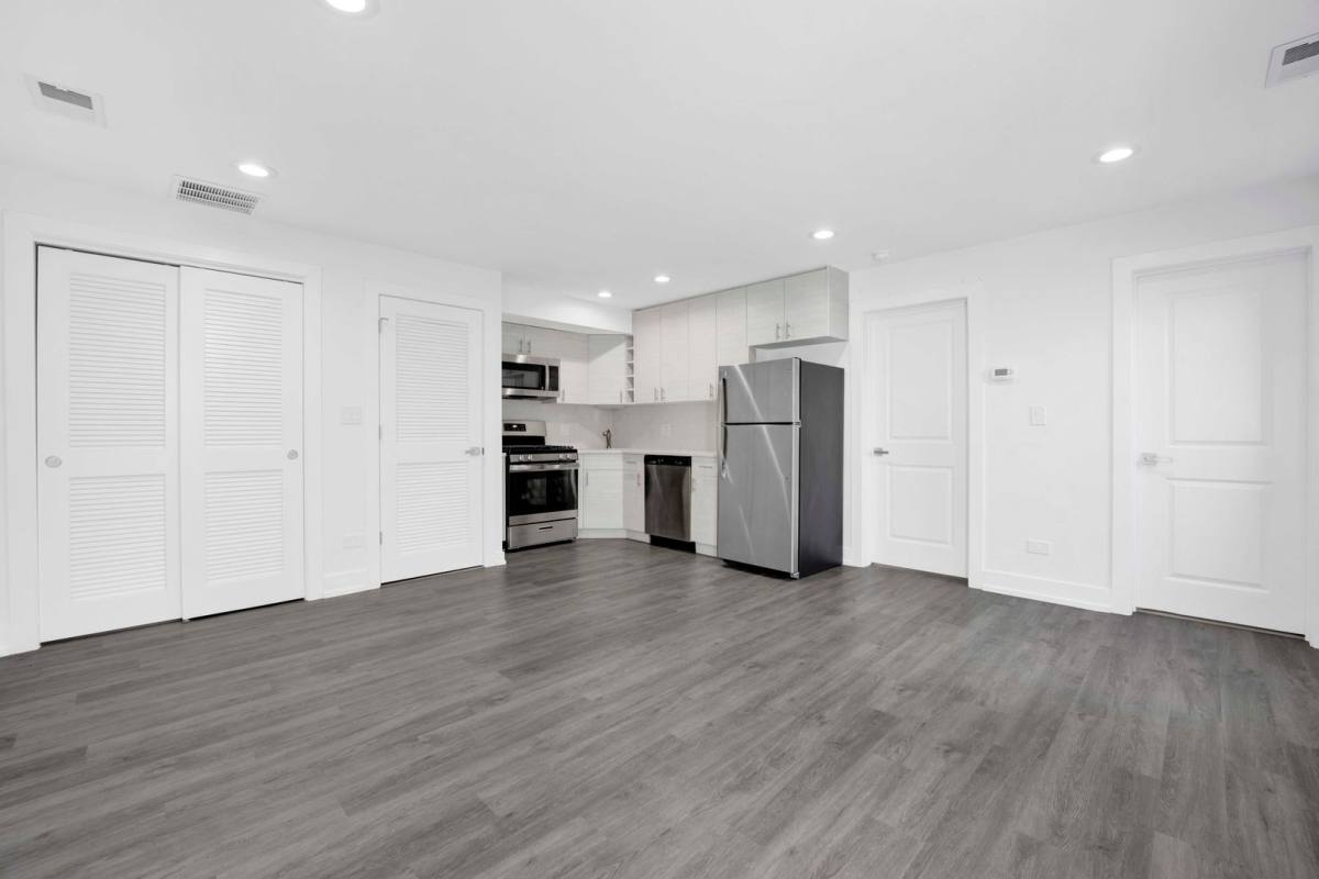 Apartment for rent at 3648 S Paulina Ch1, Chicago, IL 60609