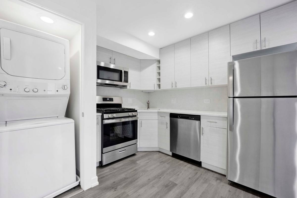 Apartment for rent at 3648 S Paulina Ch1, Chicago, IL 60609