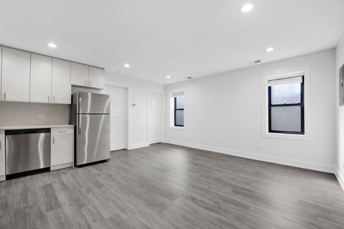 Apartment for rent at 3648 S Paulina Ch1, Chicago, IL 60609