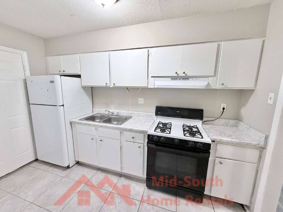 Apartment for rent at 4077 Forest View Dr, Memphis, TN 38118
